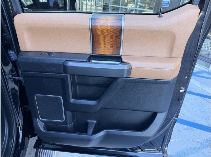 2017 Ford F150 SuperCrew Cab Limited Pickup 4D 5 1/2 ft