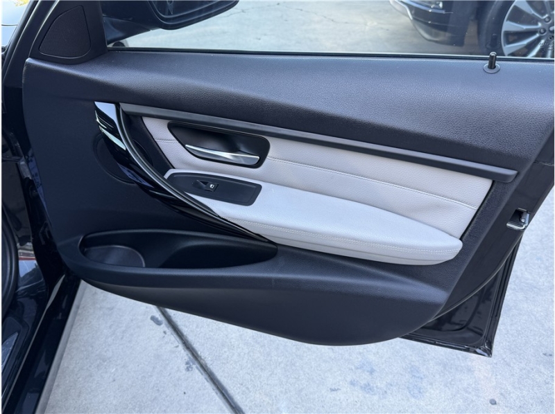 2013 BMW 3 Series 335i Sedan 4D