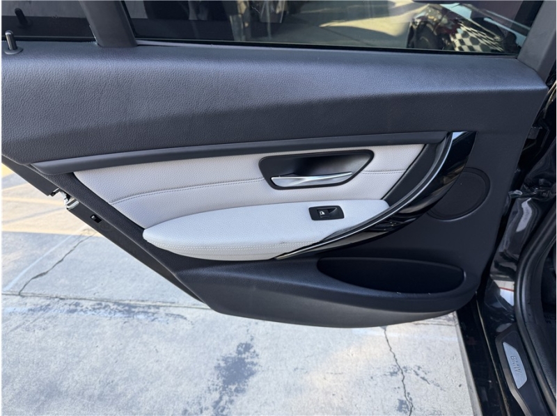 2013 BMW 3 Series 335i Sedan 4D