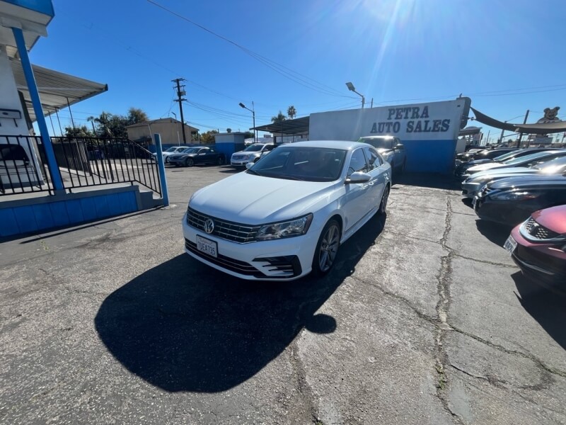 2016 Volkswagen Passat R-Line