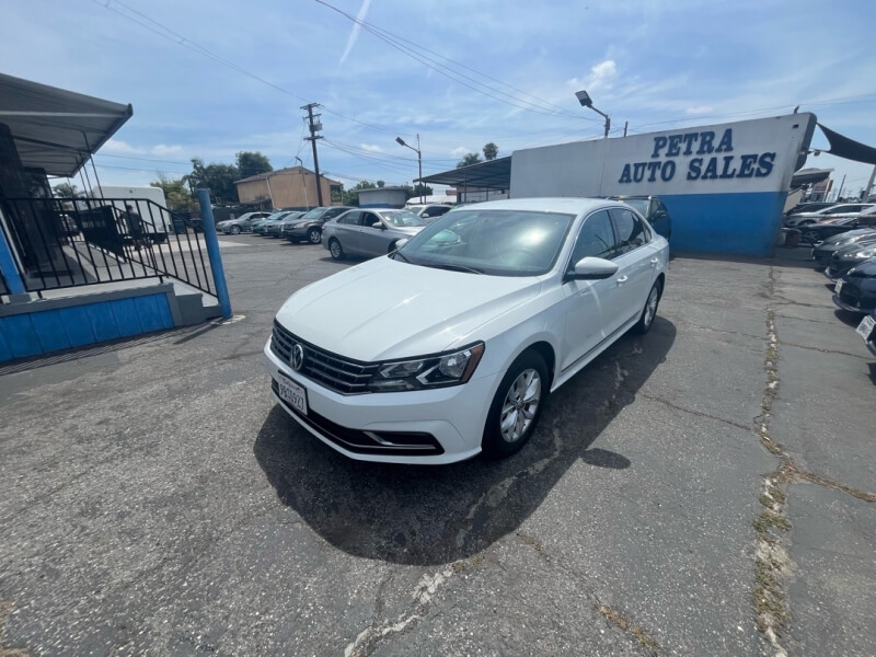2016 Volkswagen Passat 1.8T S Auto PZEV's photo
