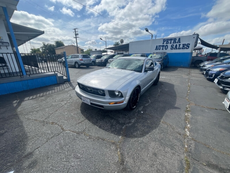 2006 Ford Mustang Standard