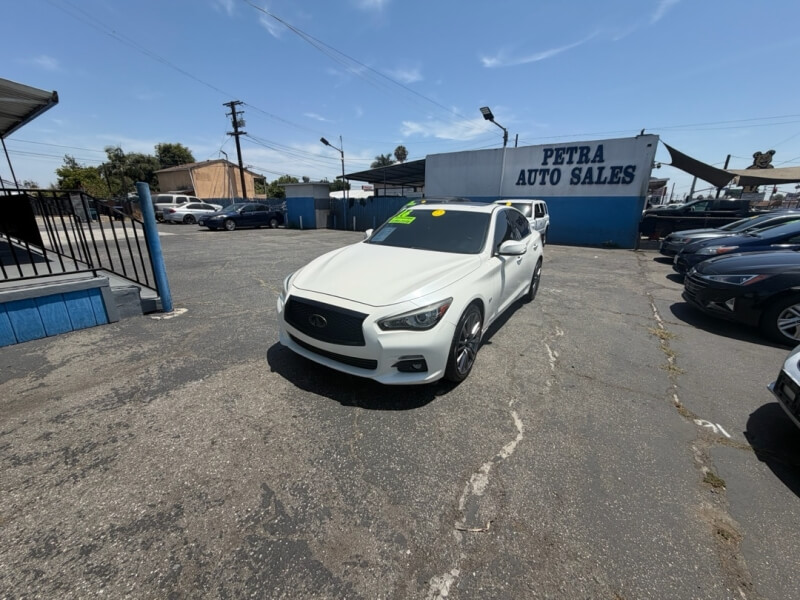 2016 INFINITI Q50 3.0t Premium's photo